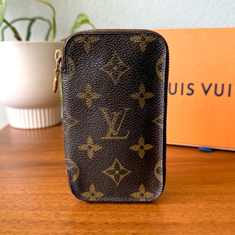 LOUIS VUITTON Vintage Monogram LV pochette 6 key cles holder / card  Zip around